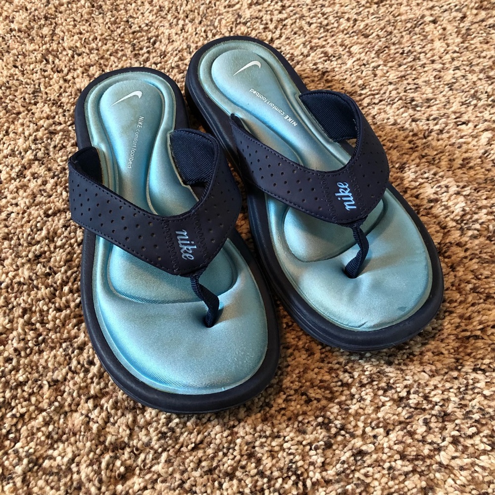 Nike flip flops